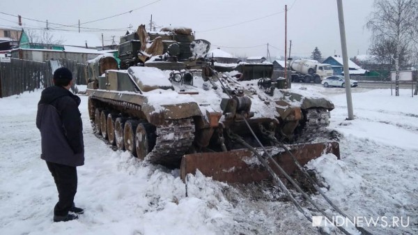 Утонувший экскаватор вытащили из озера с помощью военной техники (ФОТО, ВИДЕО) Утонувший экскаватор вытащили из озера с помощью военной техники (ФОТО, ВИДЕО)