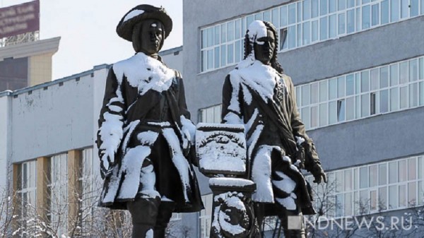 Суд отменил скандальное решение о фотографиях памятника отцам-основателям