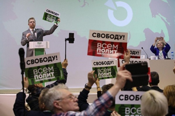 Лев Шлосберг — о судьбе «Яблока», российской оппозиции и следующих выборах