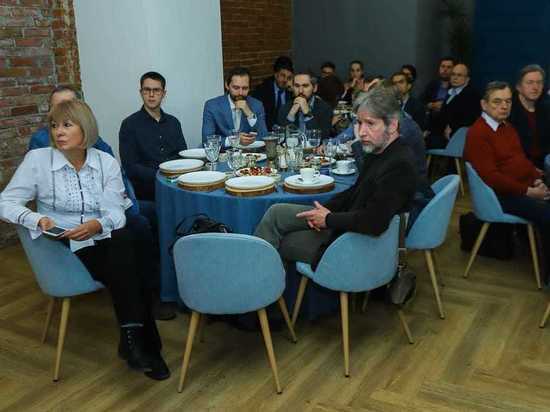 Свердловские эксперты о цифровизации: выбор президента с помощью телефона и "Активный гражданин"