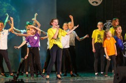 Талантливые школьники Екатеринбурга получили стипендию «Признание»