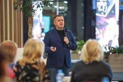 Городские власти помогают местным производителям находить новые рынки сбыта