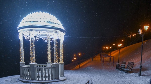 В Екатеринбурге зажгли «фееричную» иллюминацию за 40 млн. Смотрите, как это выглядит В Екатеринбурге зажгли «фееричную» иллюминацию за 40 млн. Смотрите, как это выглядит