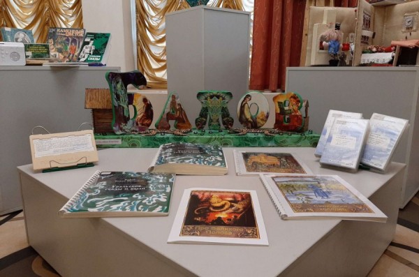 Послание писателю: уральцы отправляют своим близким открытки по сказам Бажова Послание писателю: уральцы отправляют своим близким открытки по сказам Бажова