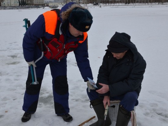 Свердловские спасатели усилили патрулирование водоемов