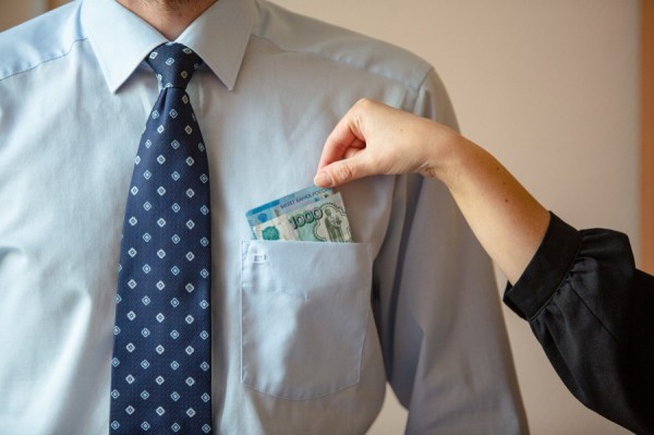 Городские власти реализуют единую антикоррупционную политику