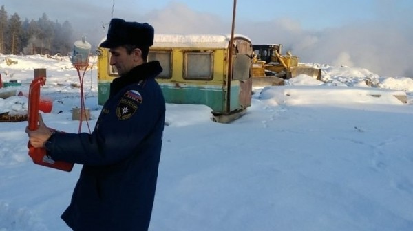 В МЧС попросили горожан не открывать окна и не выходить на улицу из-за запаха гари в Екатеринбурге В МЧС попросили горожан не открывать окна и не выходить на улицу из-за запаха гари в Екатеринбурге