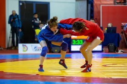 Самбо: в Екатеринбурге стартовало первенство России среди юношей и девушек