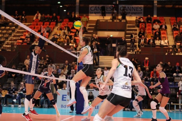 Волейбол: «Уралочка» обыграла самый успешный французский клуб