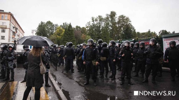 Оцепление, ОМОН и задержание горожан: акция сторонников Навального в Екатеринбурге (ФОТО, ВИДЕО)