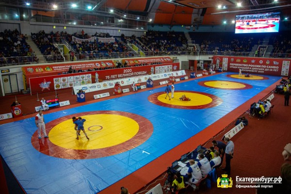 Самбо: в Екатеринбурге стартовало первенство России среди юношей и девушек