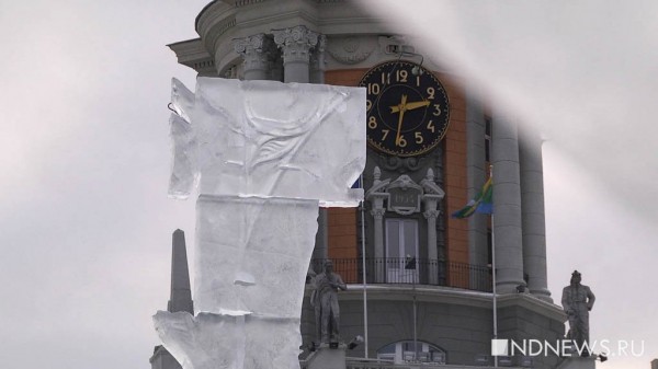 В ледовом городке обследуют все объекты после обрушения стены (ФОТО, ВИДЕО)