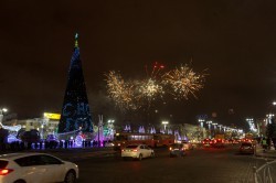 Александр Высокинский торжественно открыл главную ёлку Екатеринбурга