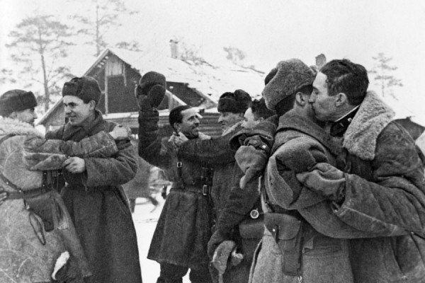 Жители России отмечают День прорыва блокады Ленинграда Жители России отмечают День прорыва блокады Ленинграда