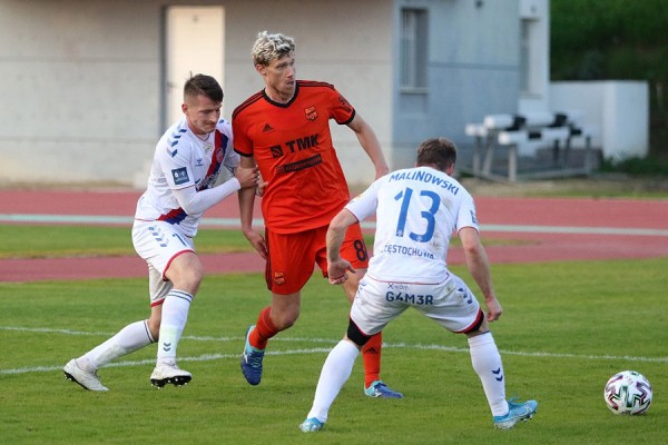 Футбол: «Урал» обыграл польский клуб в контрольном матче на Кипре Футбол: «Урал» обыграл польский клуб в контрольном матче на Кипре