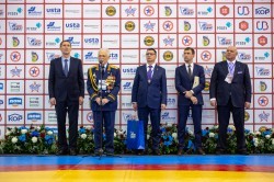 Самбо: в Екатеринбурге стартовало первенство России среди юношей и девушек