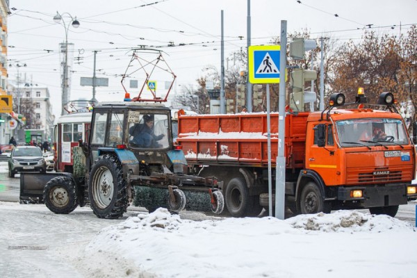 Коммунальщики собрали и вывезли на полигоны почти 366 тысяч тонн снега