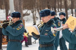 Горожане отметили День защитника Отечества в парке Маяковского