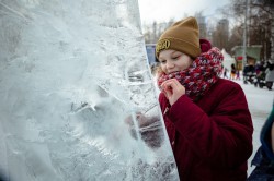 Горожане отметили День защитника Отечества в парке Маяковского
