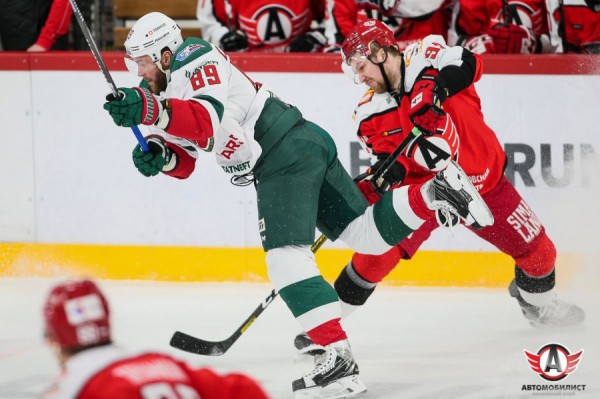 Хоккей: «Автомобилист» завершил регулярный чемпионат победой