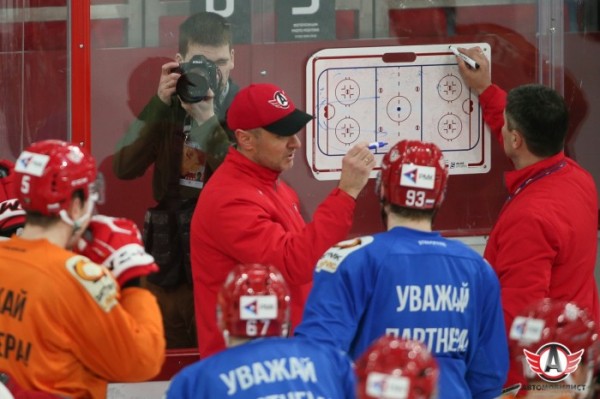 "Автомобилист" встретился с представителями СМИ во время паузы в чемпионате КХЛ