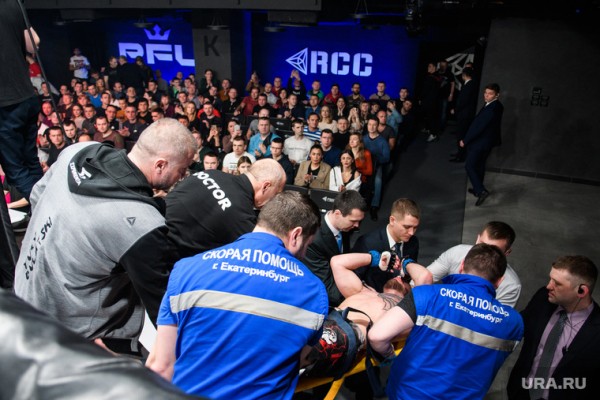 РМК привезла в Екатеринбург статусных американских промоутеров. Бой за миллион долларов закончился драмой. ФОТО РМК привезла в Екатеринбург статусных американских промоутеров. Бой за миллион долларов закончился драмой. ФОТО
