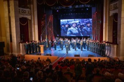 Глава Екатеринбурга поздравил военнослужащих