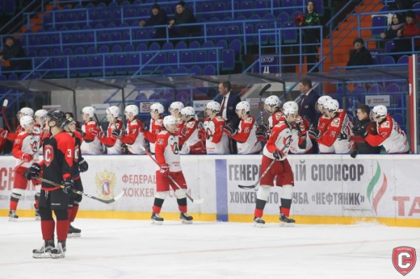 МХЛ: “Авто” вновь обыграли “Спутник” с тем же счетом МХЛ: “Авто” вновь обыграли “Спутник” с тем же счетом