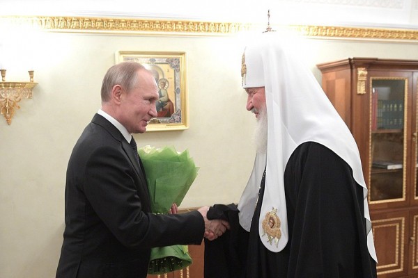 Владимир Путин поздравил патриарха Кирилла с 11-летием интронизации