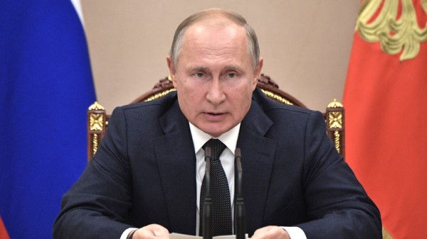 Владимир Путин приказал эвакуировать россиян из Китая военными самолетами