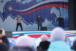 Горожане отметили День защитника Отечества в парке Маяковского