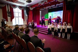 Глава Екатеринбурга открыл обновлённую школу на Уралмаше