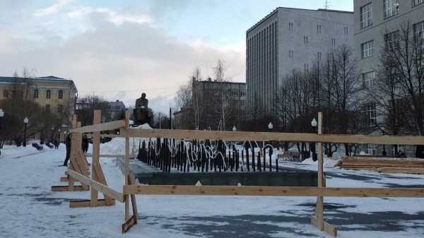 Фонтан в сквере у резиденции губернатора реконструируют. Да, опять