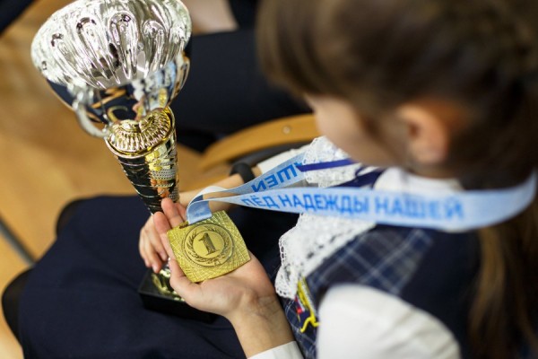 Конькобежный спорт: победители всероссийских соревнований удостоены наград