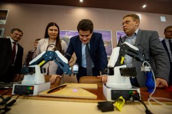 Глава Екатеринбурга открыл обновлённую школу на Уралмаше