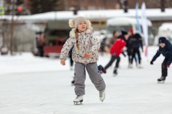Конькобежный спорт: школьники и студенты вышли на «Лёд надежды нашей»