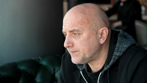 Стивен Сигал и Вадим Самойлов вступили в новую партию Захара Прилепина. Что это и что вообще происходит