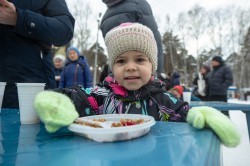 Горожане отметили День защитника Отечества в парке Маяковского