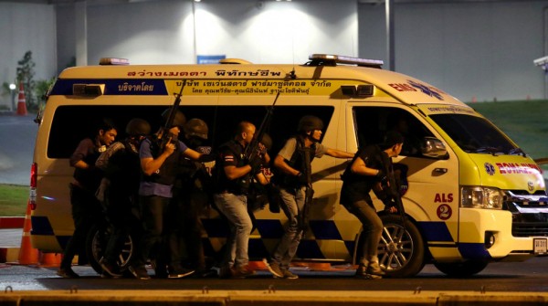 В Таиланде военный расстрелял сослуживцев и десятки посетителей торгового центра. Все, что известно