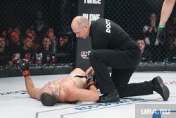 РМК привезла в Екатеринбург статусных американских промоутеров. Бой за миллион долларов закончился драмой. ФОТО РМК привезла в Екатеринбург статусных американских промоутеров. Бой за миллион долларов закончился драмой. ФОТО