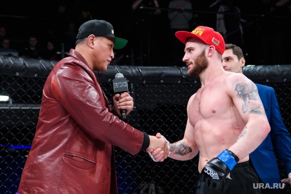РМК привезла в Екатеринбург статусных американских промоутеров. Бой за миллион долларов закончился драмой. ФОТО РМК привезла в Екатеринбург статусных американских промоутеров. Бой за миллион долларов закончился драмой. ФОТО