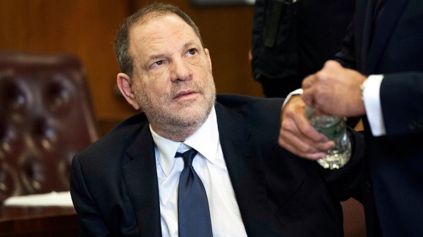 Суд присяжных признал Харви Вайнштейна виновным в изнасиловании и домогательствах