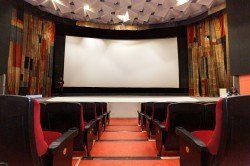 Новая жизнь «Салюта»: легендарный кинотеатр станет детским медиацентром