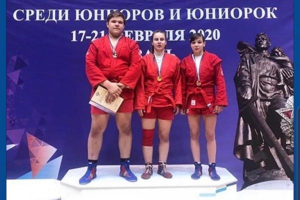 Самбо: юниоры Екатеринбурга возвращаются домой с россыпью медалей