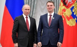 Владимир Путин вручил премии молодым учёным