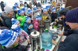 Конькобежный спорт: школьники и студенты вышли на «Лёд надежды нашей»