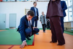 Глава Екатеринбурга открыл обновлённую школу на Уралмаше