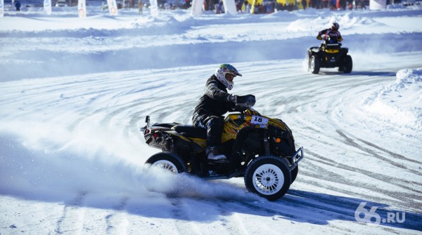 Сергей Карякин устроил гонки на льду Верх-Исетского пруда. Фото Сергей Карякин устроил гонки на льду Верх-Исетского пруда. Фото