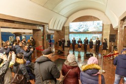 Пассажиры Екатеринбургского метро стали зрителями и слушателями Пассажиры Екатеринбургского метро стали зрителями и слушателями