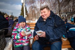 Горожане отметили День защитника Отечества в парке Маяковского